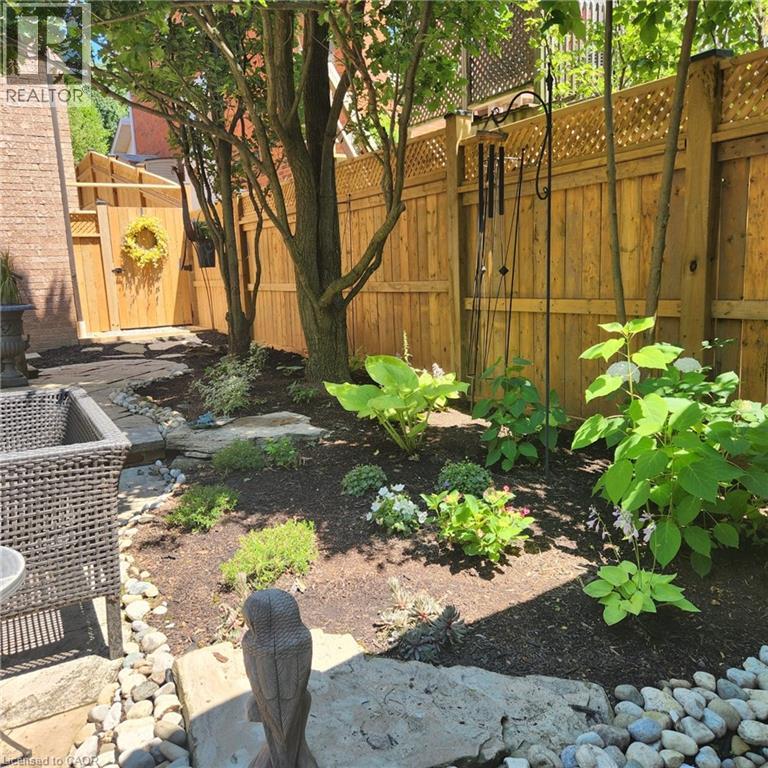 2080 MCKERLIE Crescent - 45