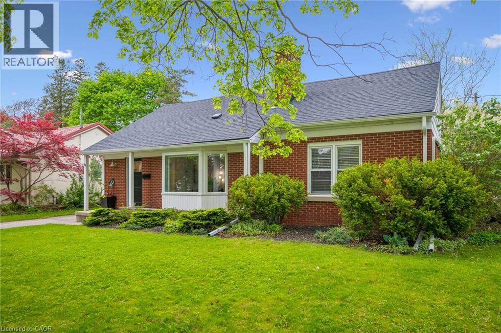 186 FORSYTH Drive, Waterloo, Ontario, N2L1A2 — Photo 2