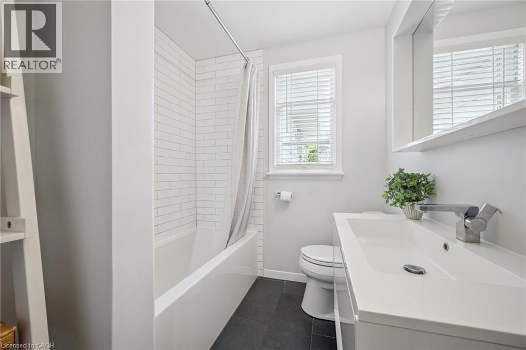 186 FORSYTH Drive, Waterloo, Ontario, N2L1A2 — Photo 21