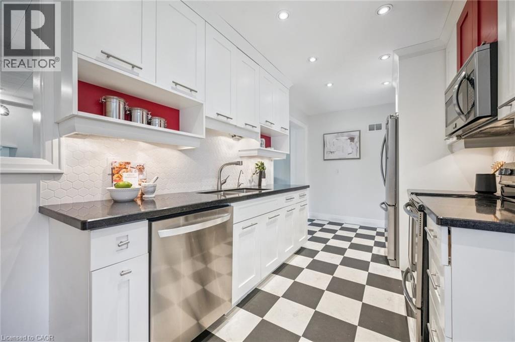 186 FORSYTH Drive - 11