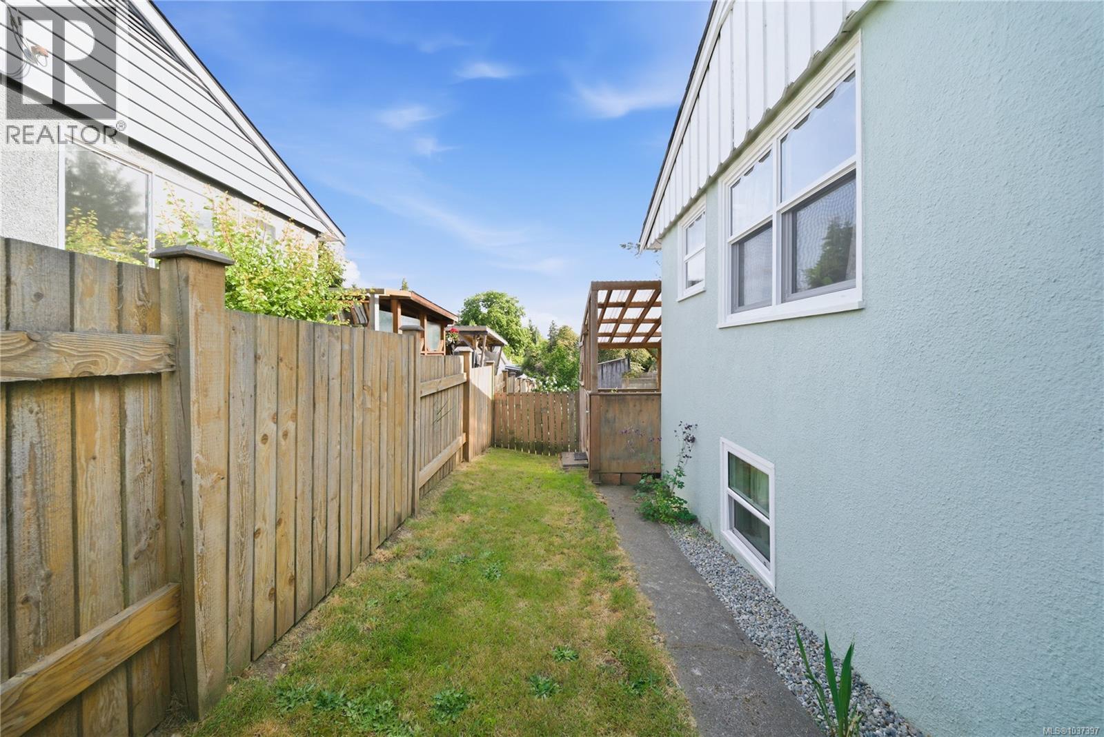 443 Aysgarth St - 33