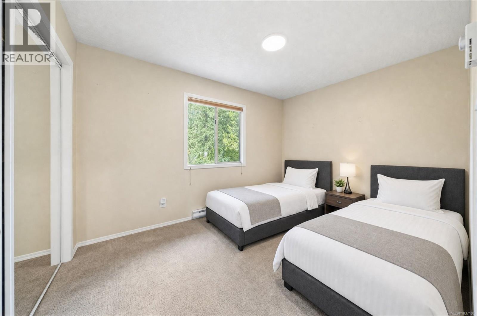 866 CAMBRIA WOOD Crt, Saanich