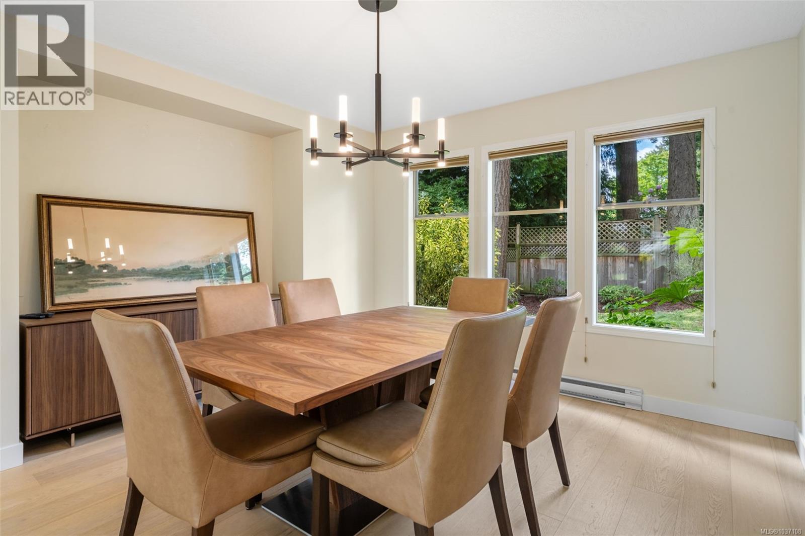 866 CAMBRIA WOOD Crt, Saanich