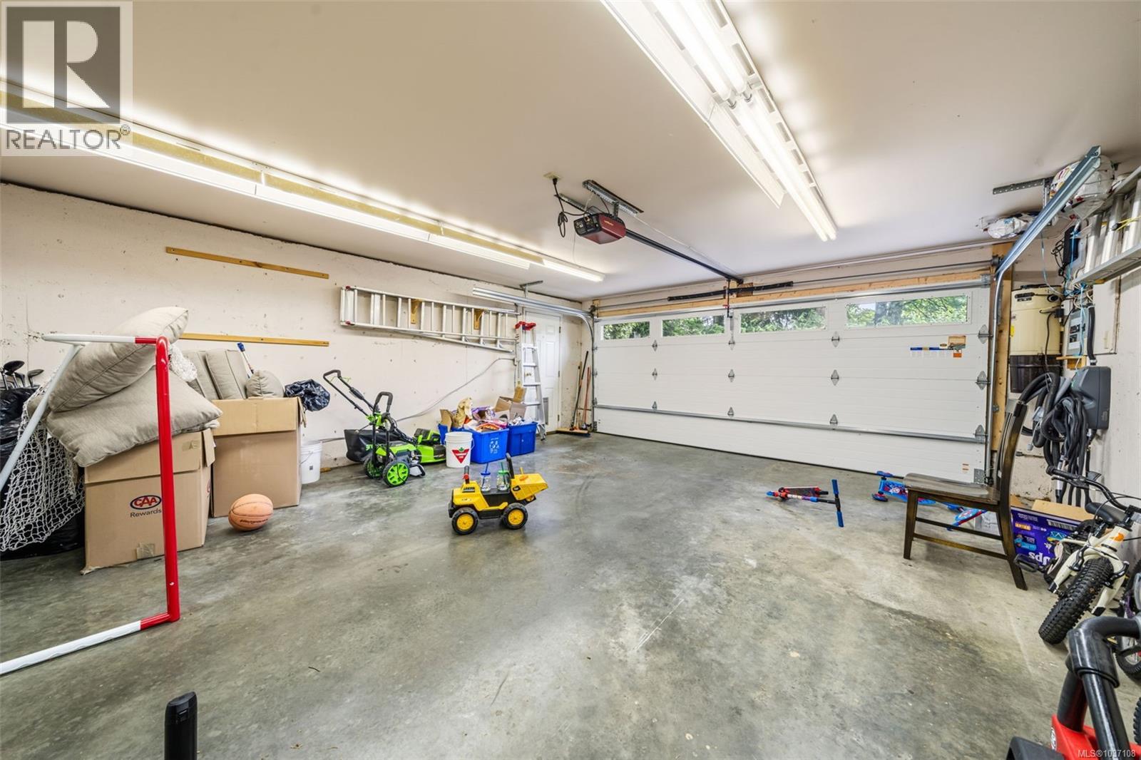 866 CAMBRIA WOOD Crt - 27