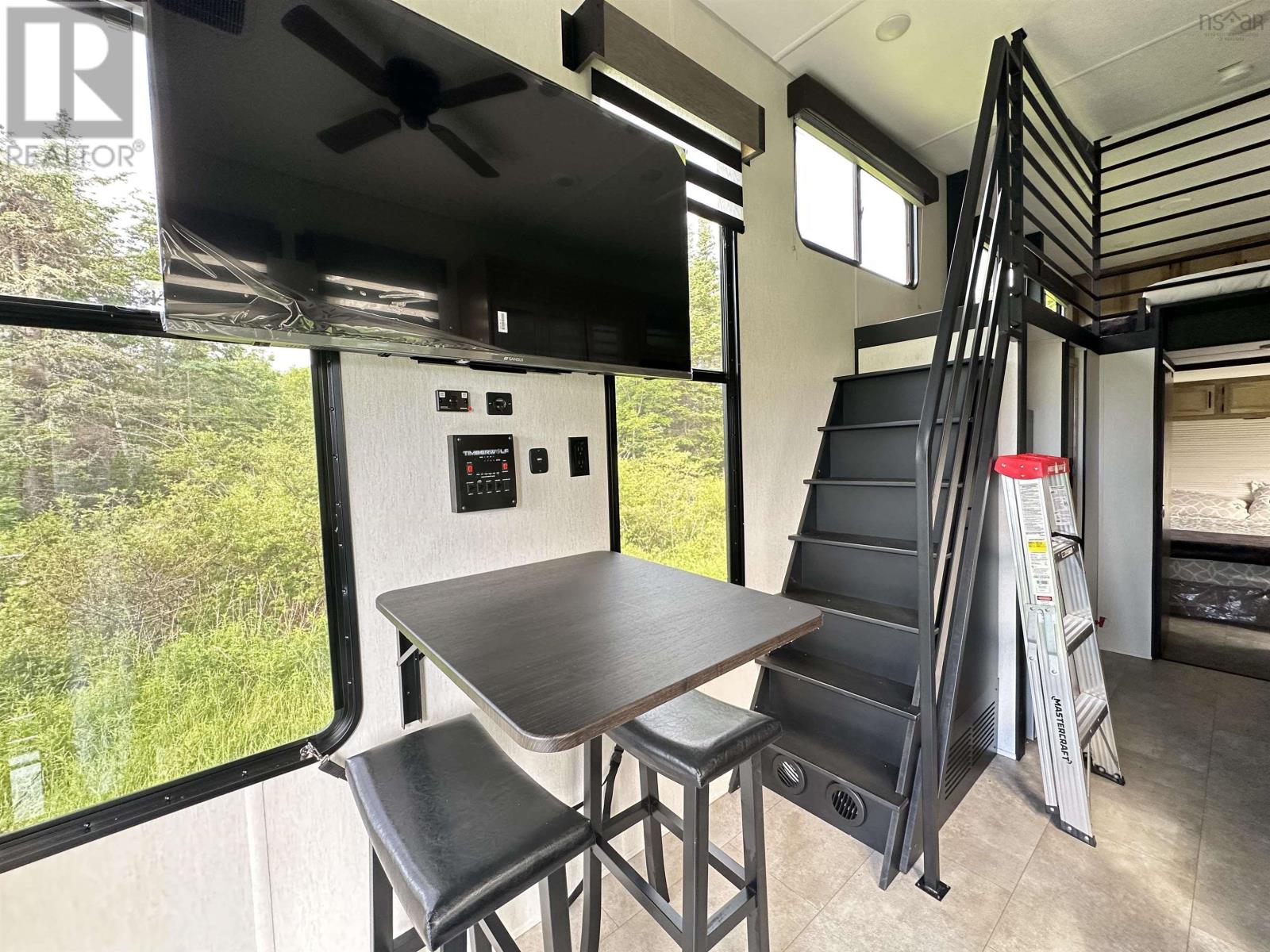 24 Englehutt Road - 9