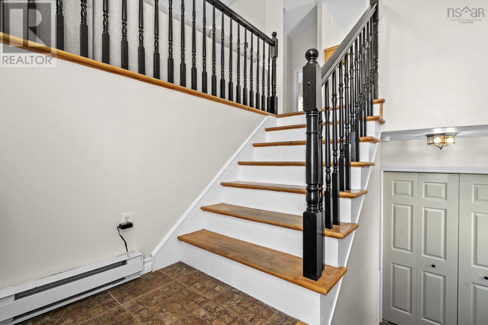 151 Jeep Crescent - Image 2