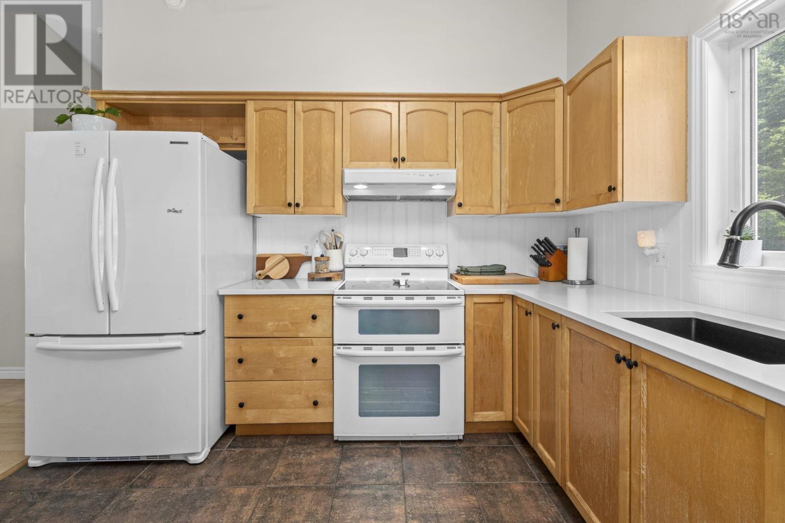 151 Jeep Crescent - 17