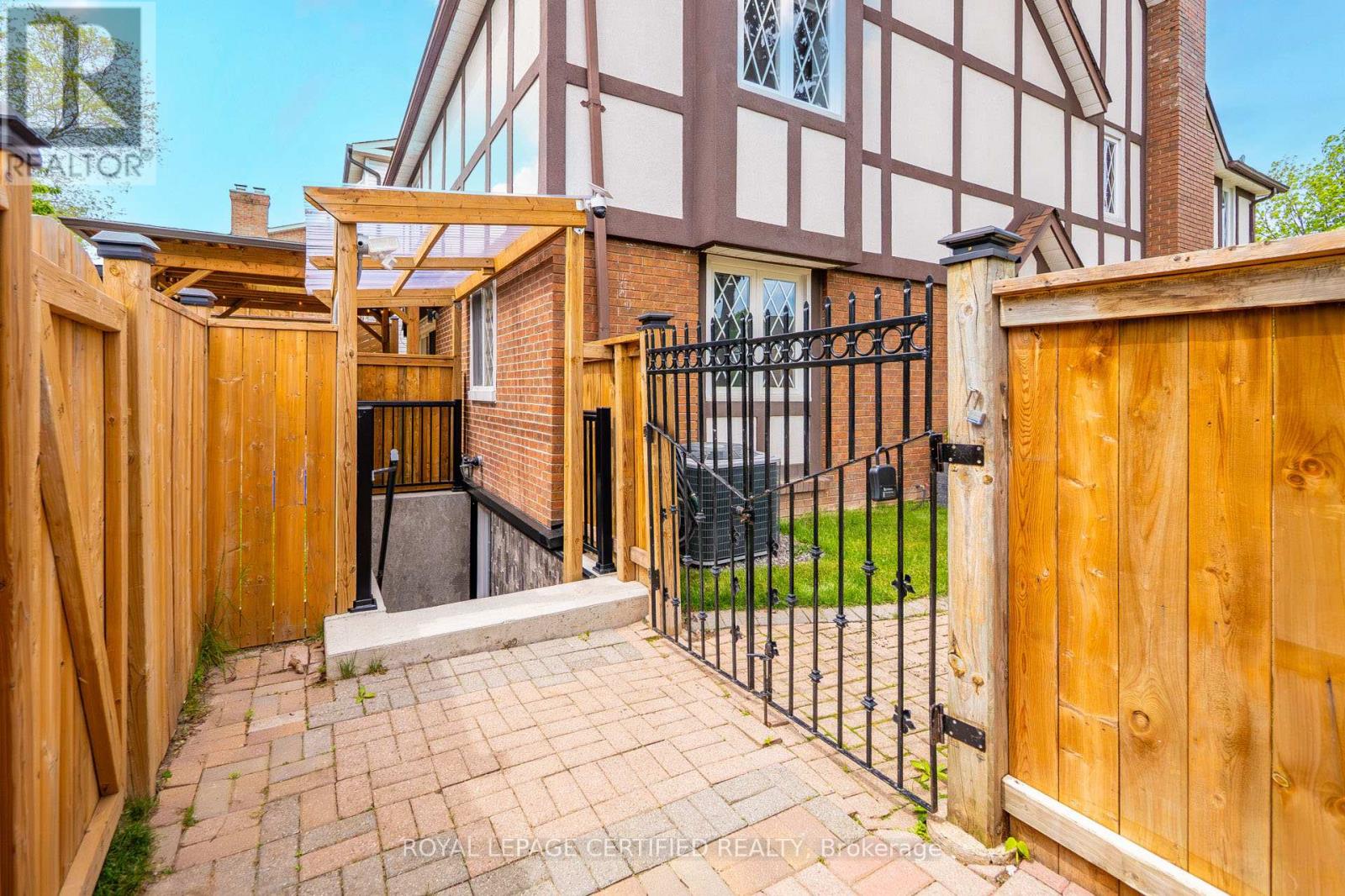 4174 TRELLIS CRESCENT - 44