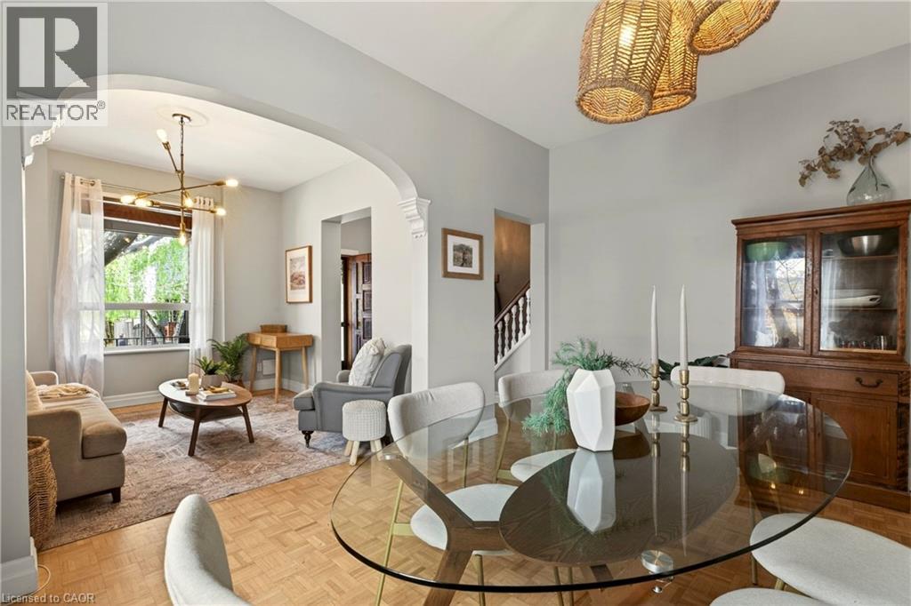 181 SIMCOE Street E - 10