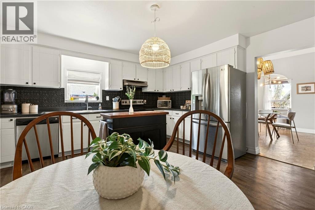 181 SIMCOE Street E - 17