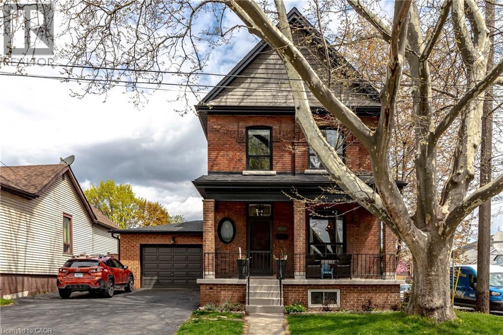 181 SIMCOE Street E - 1