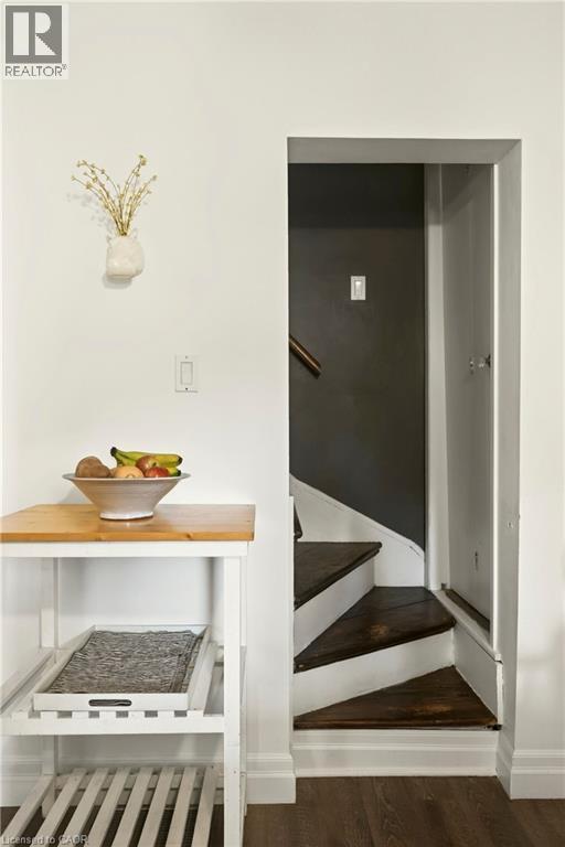 181 SIMCOE Street E - 14
