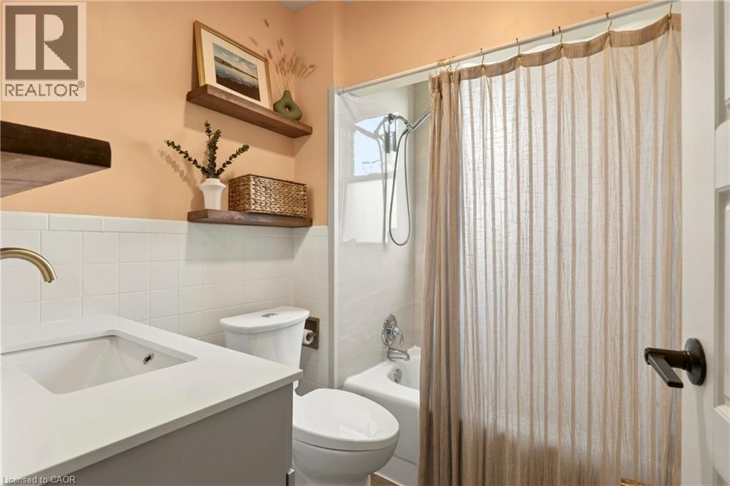 181 SIMCOE Street E - 34