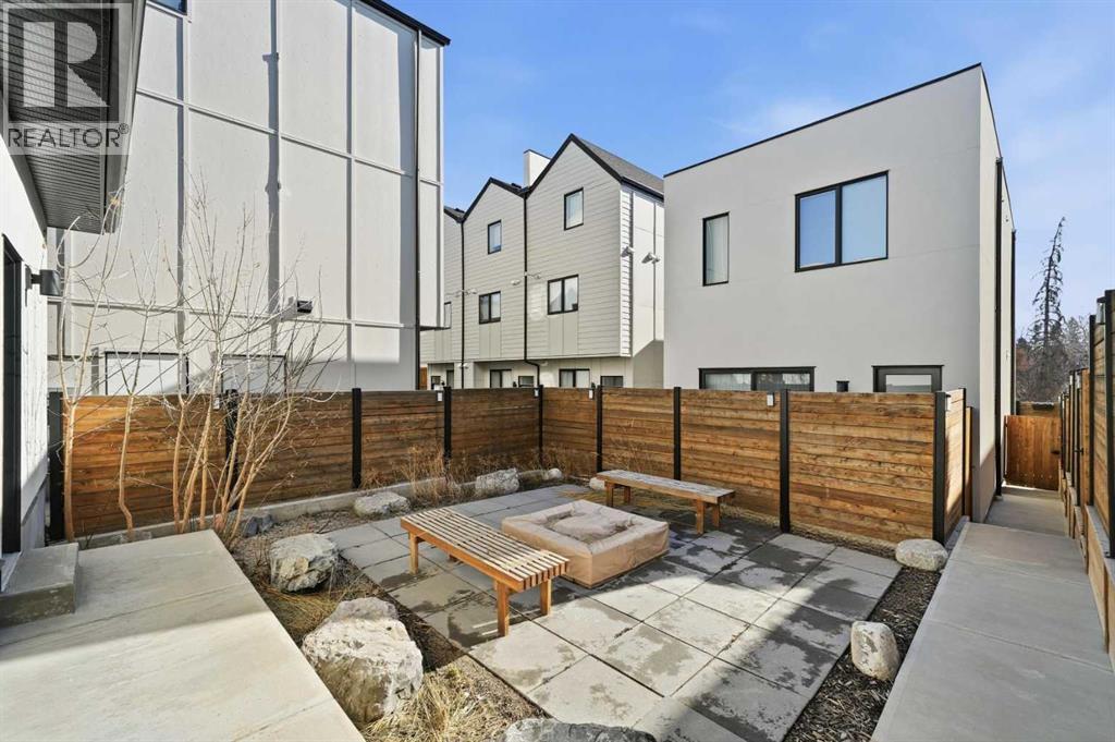 1502 37 Avenue SW - 37