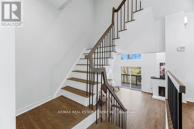 #85 4165 FIELDGATE DRIVE - 21