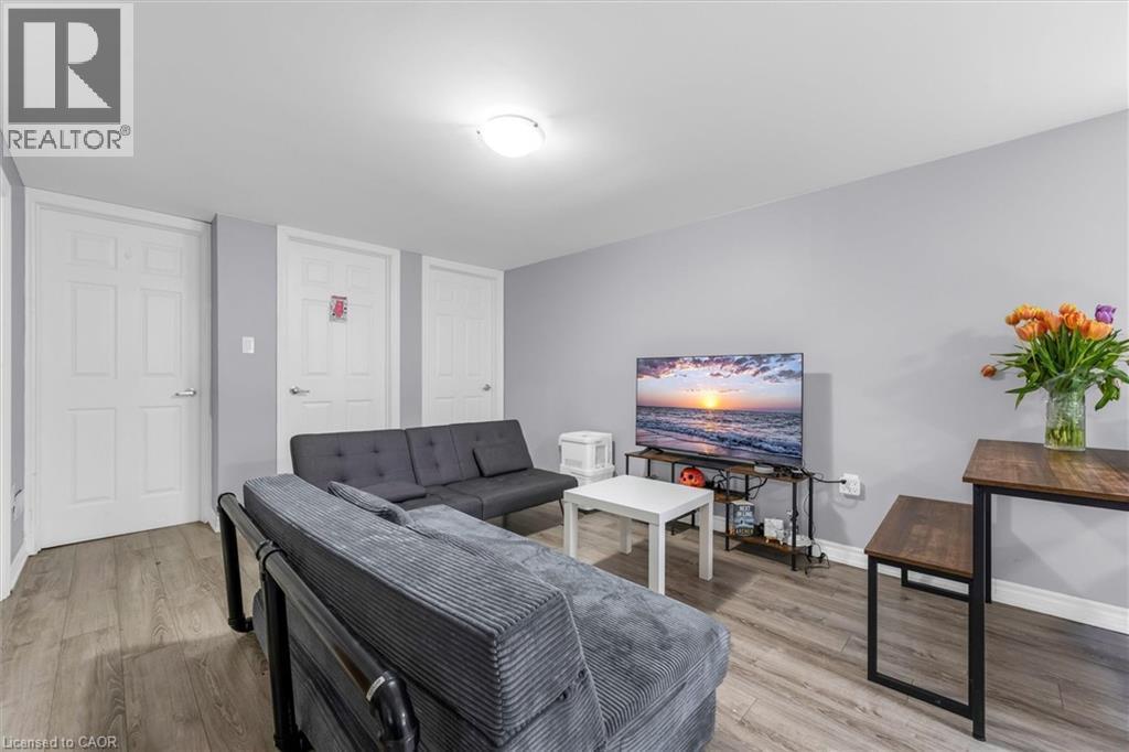 46 BEACONSFIELD Drive - 5
