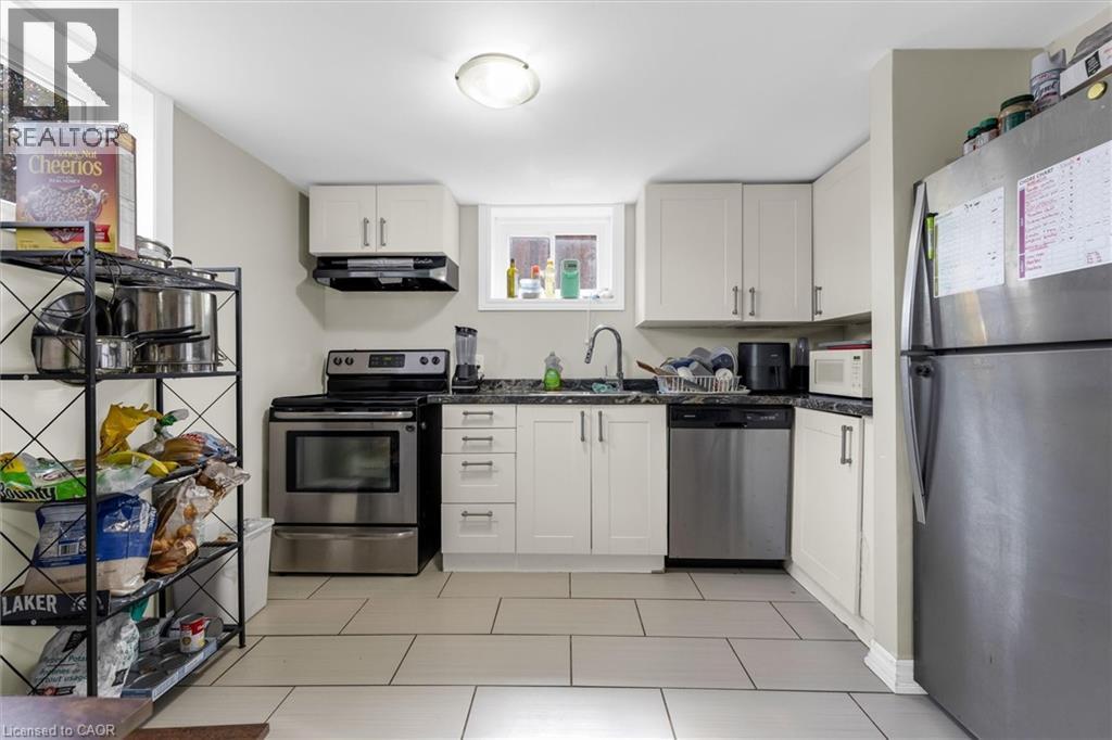46 BEACONSFIELD Drive - 2