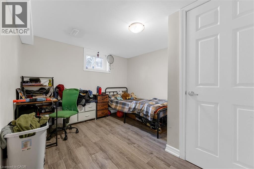 46 BEACONSFIELD Drive - 7