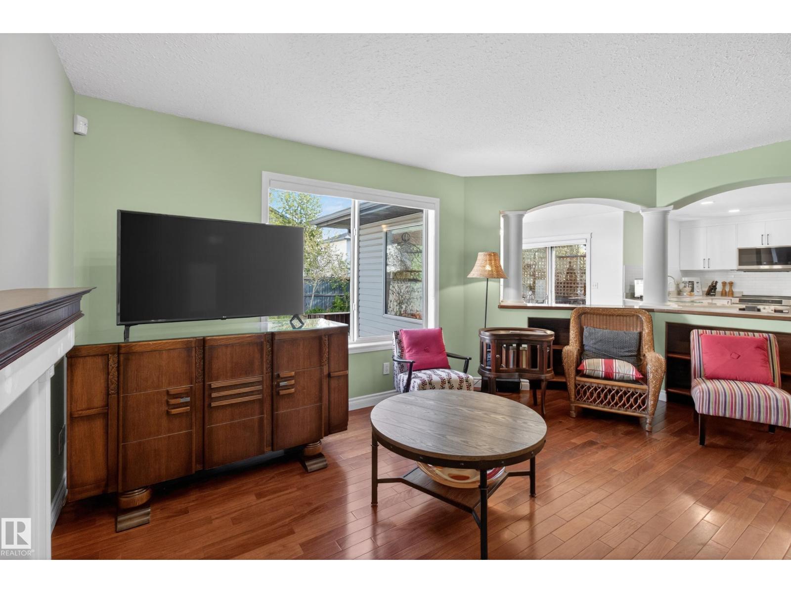 677 MEADOWVIEW CR S - 10