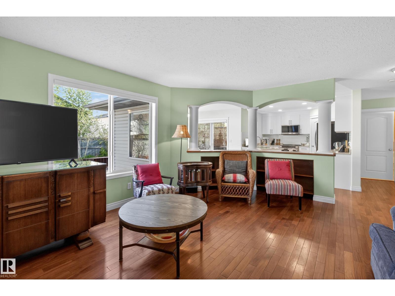 677 MEADOWVIEW CR S - 11