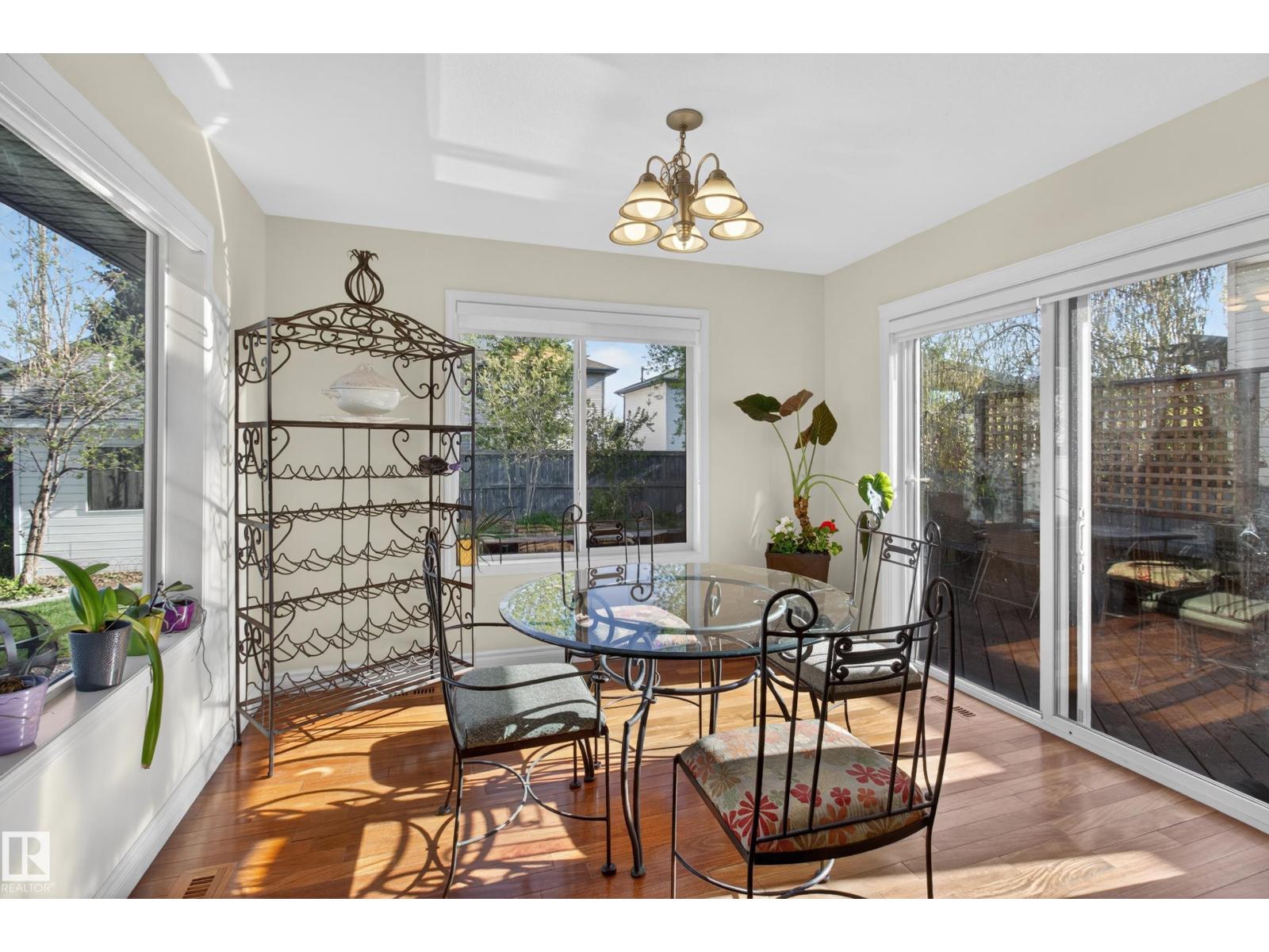 677 MEADOWVIEW CR S - 16