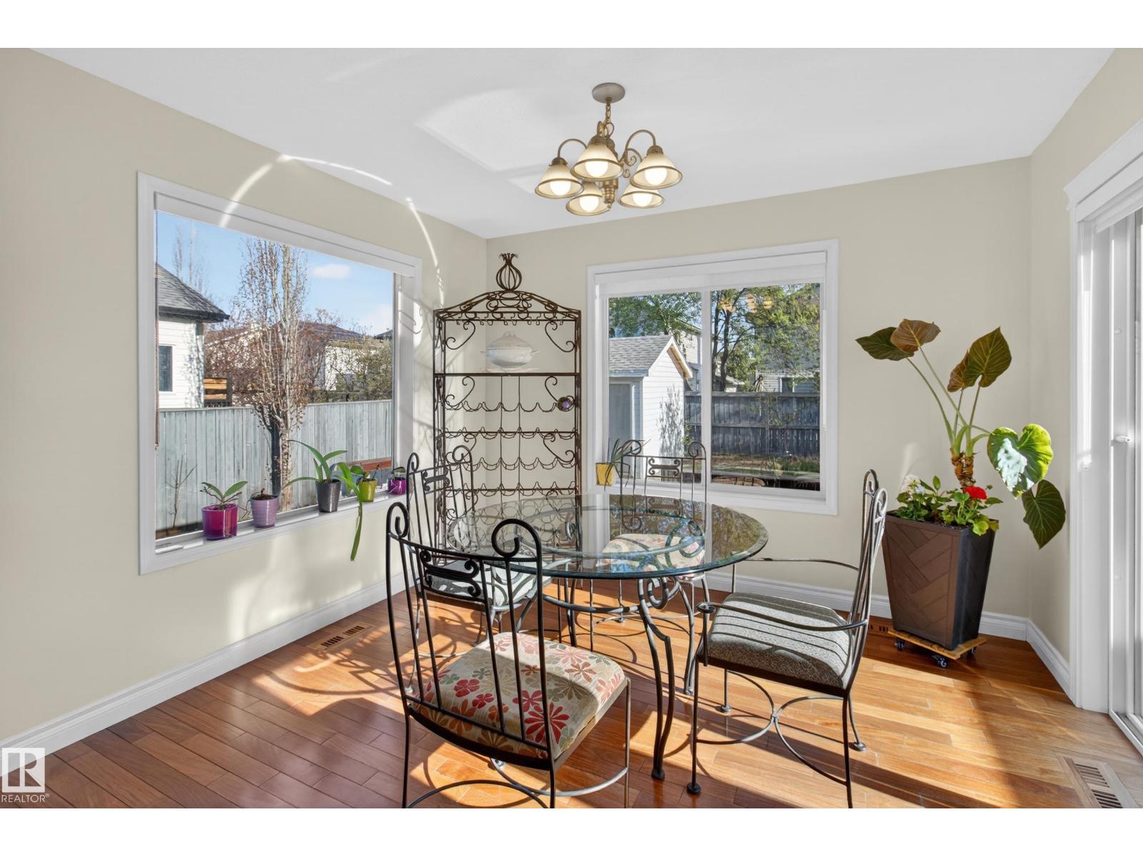 677 MEADOWVIEW CR S - 17