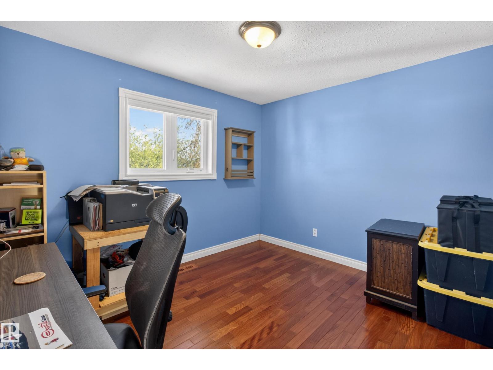 677 MEADOWVIEW CR S - 38