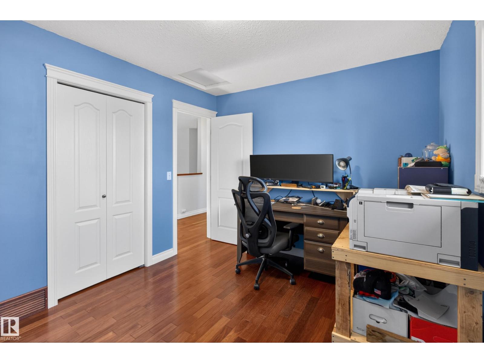 677 MEADOWVIEW CR S - 39