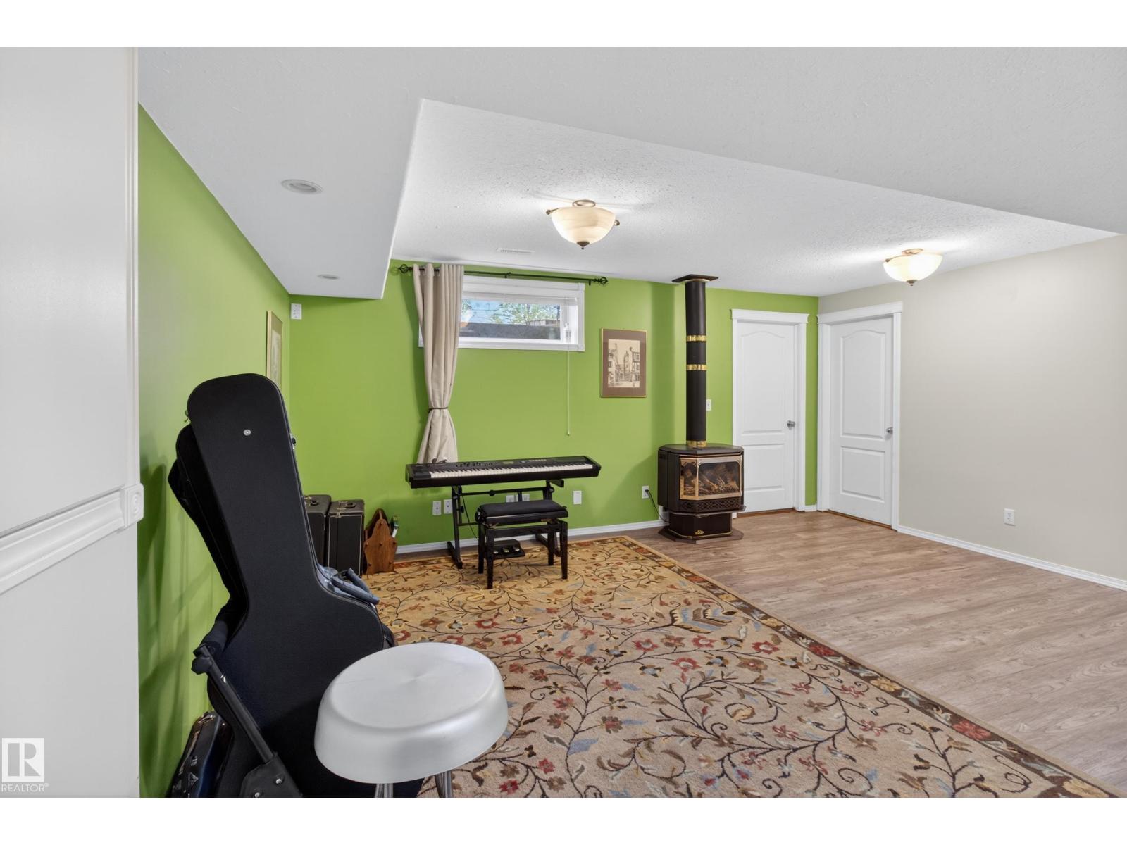 677 MEADOWVIEW CR S - 48