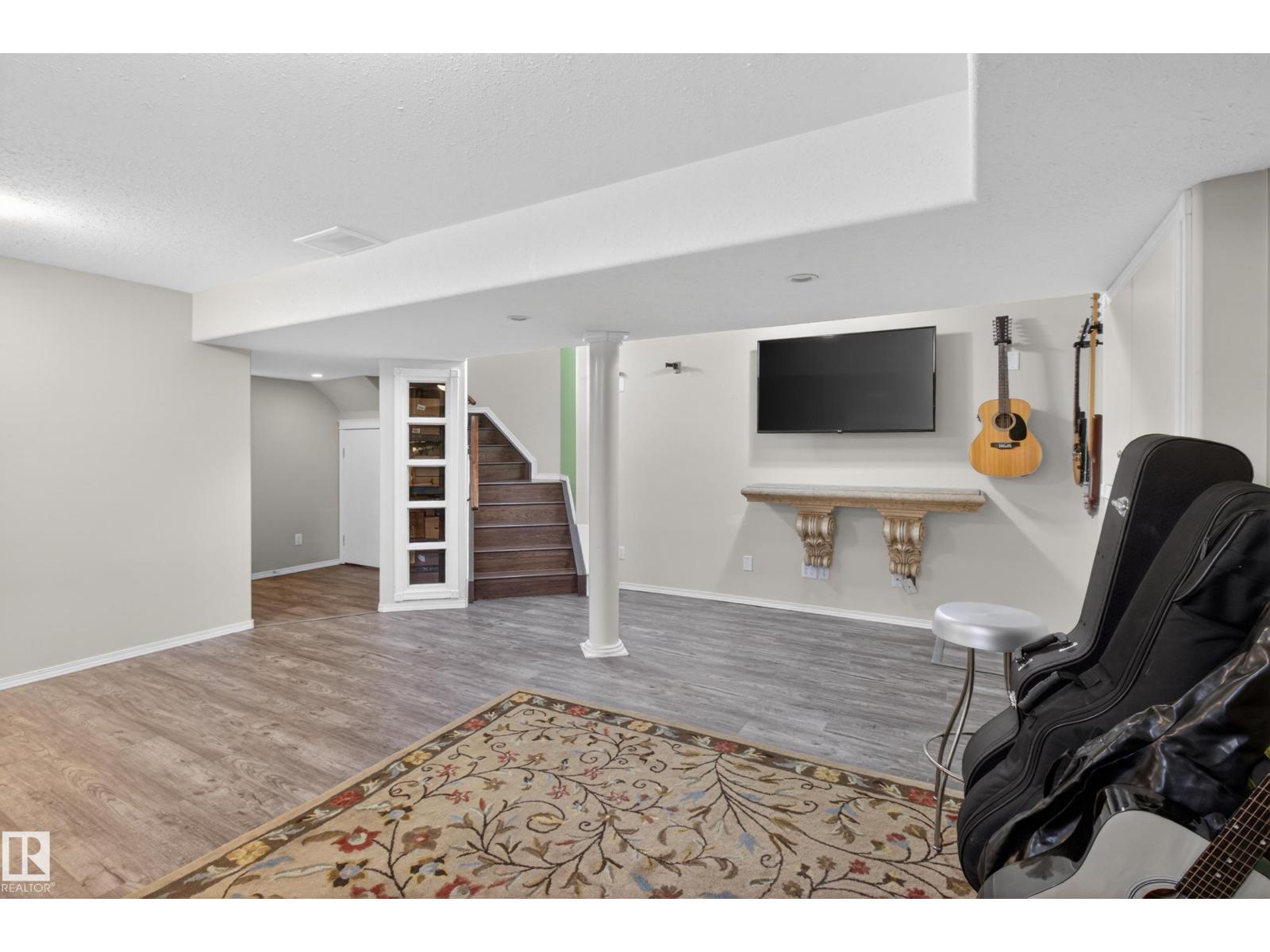 677 MEADOWVIEW CR S - 49