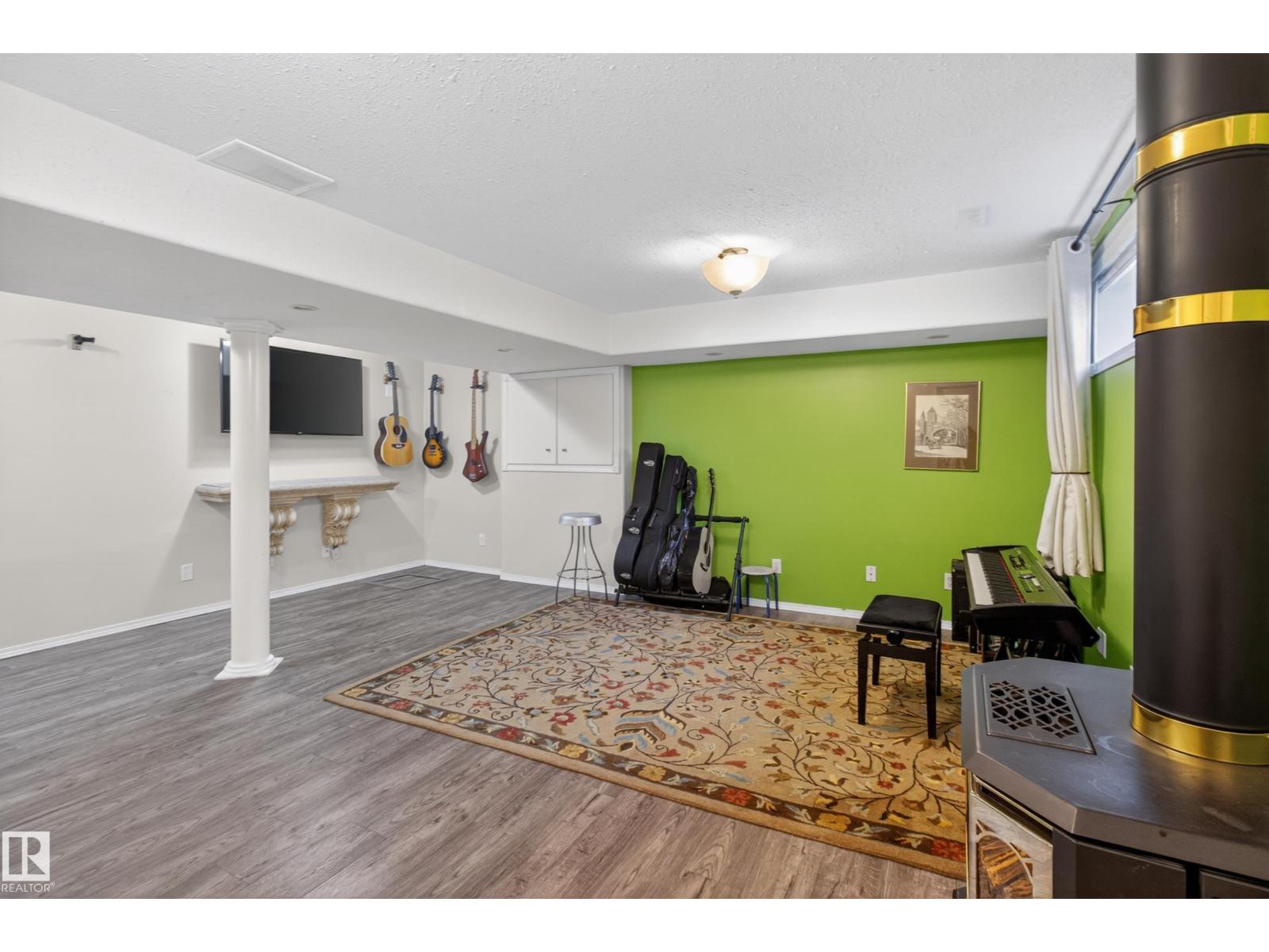 677 MEADOWVIEW CR S - 50