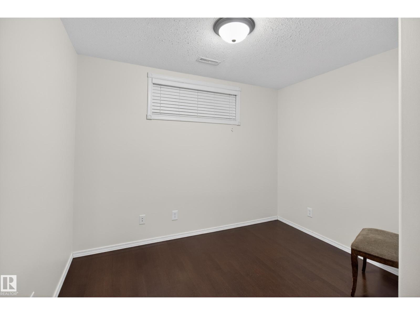 677 MEADOWVIEW CR S - 53