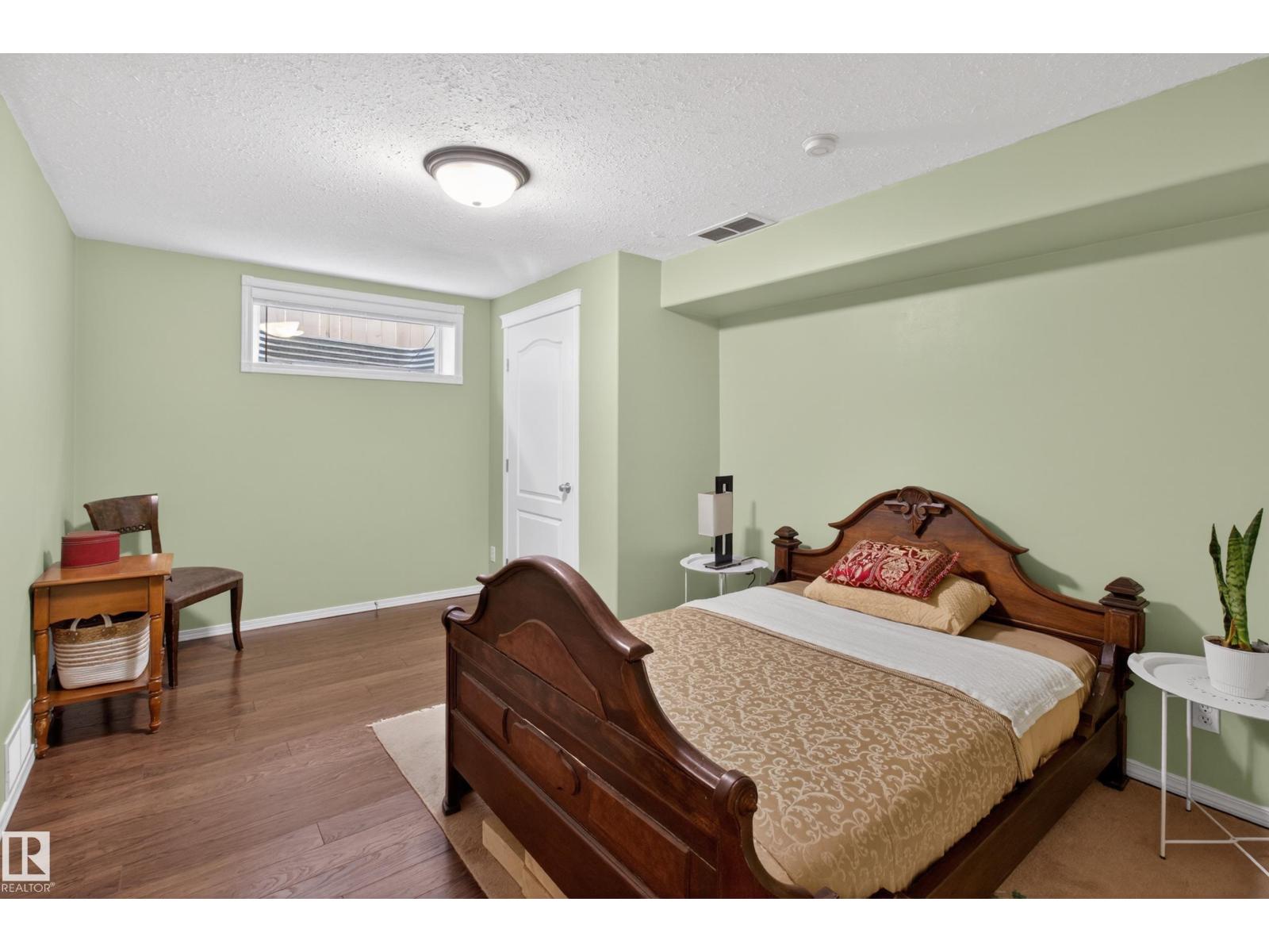 677 MEADOWVIEW CR S - 55