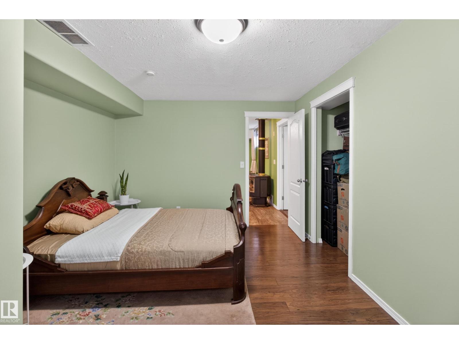 677 MEADOWVIEW CR S - 56