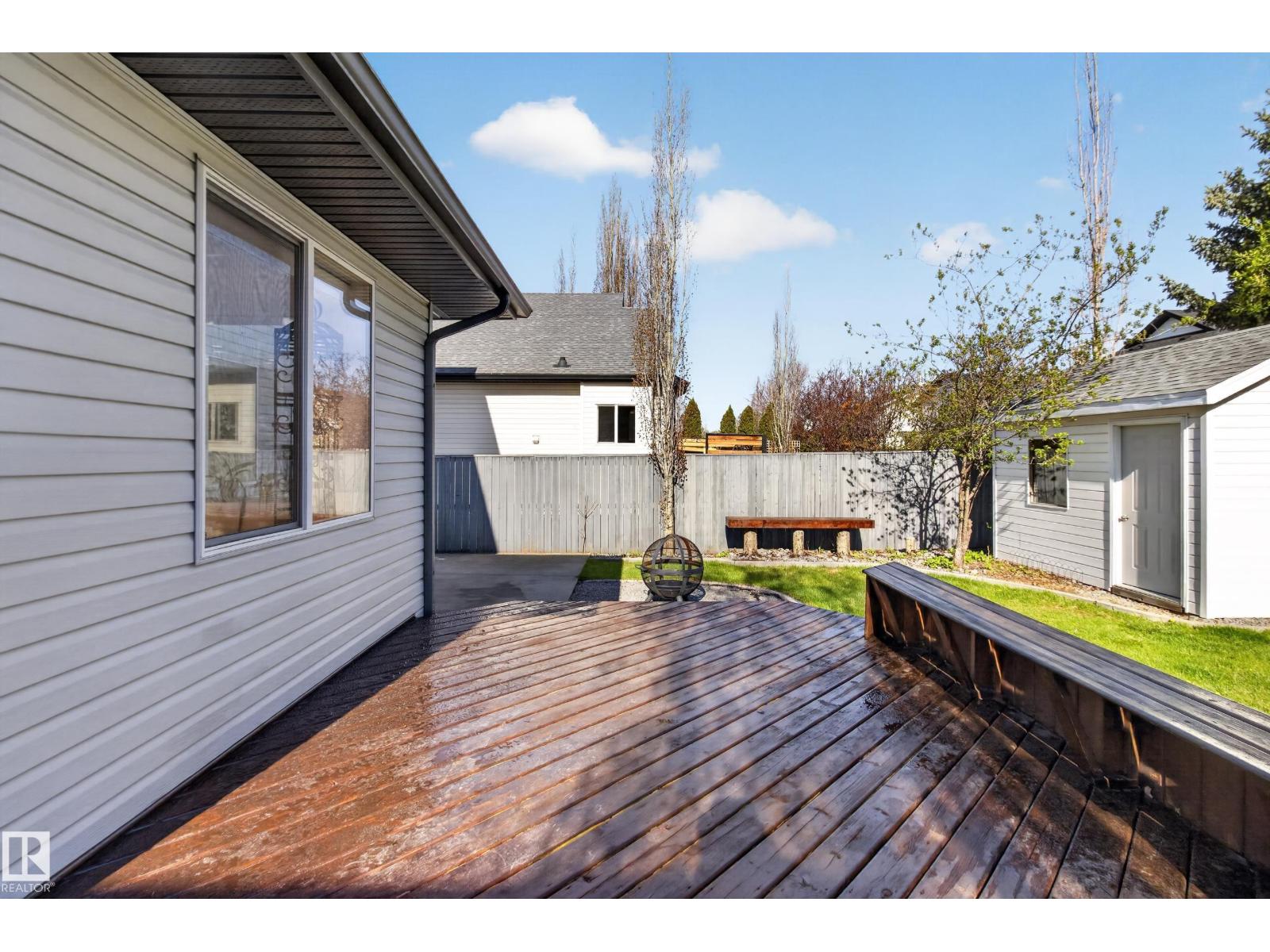 677 MEADOWVIEW CR S - 63