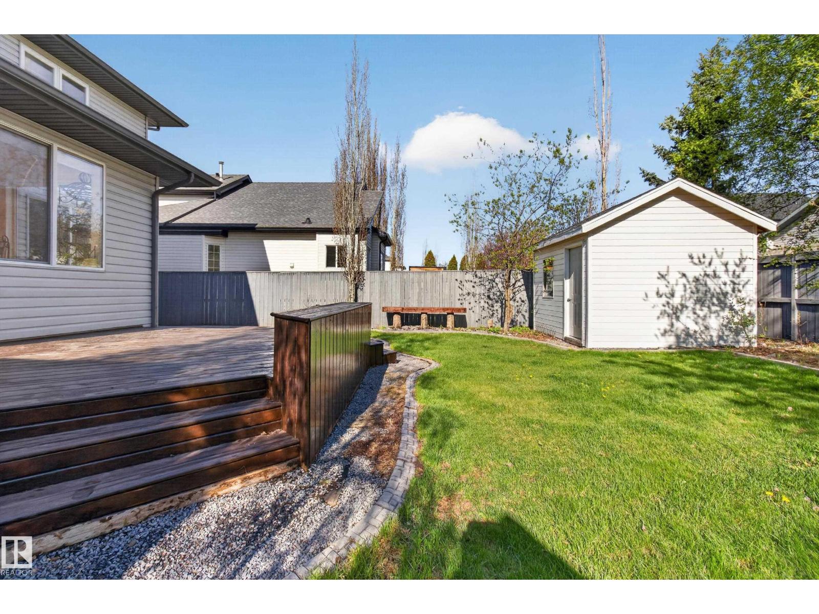 677 MEADOWVIEW CR S - 64
