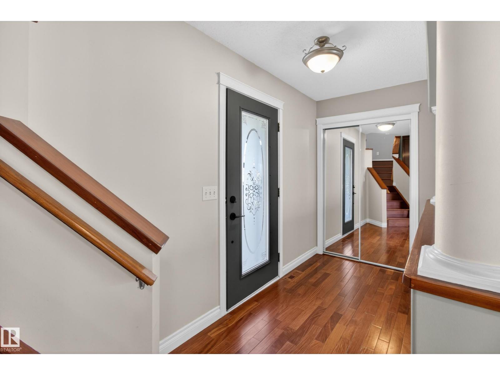677 MEADOWVIEW CR S - 7