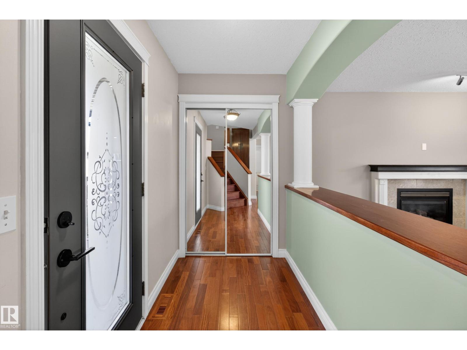 677 MEADOWVIEW CR S - 8