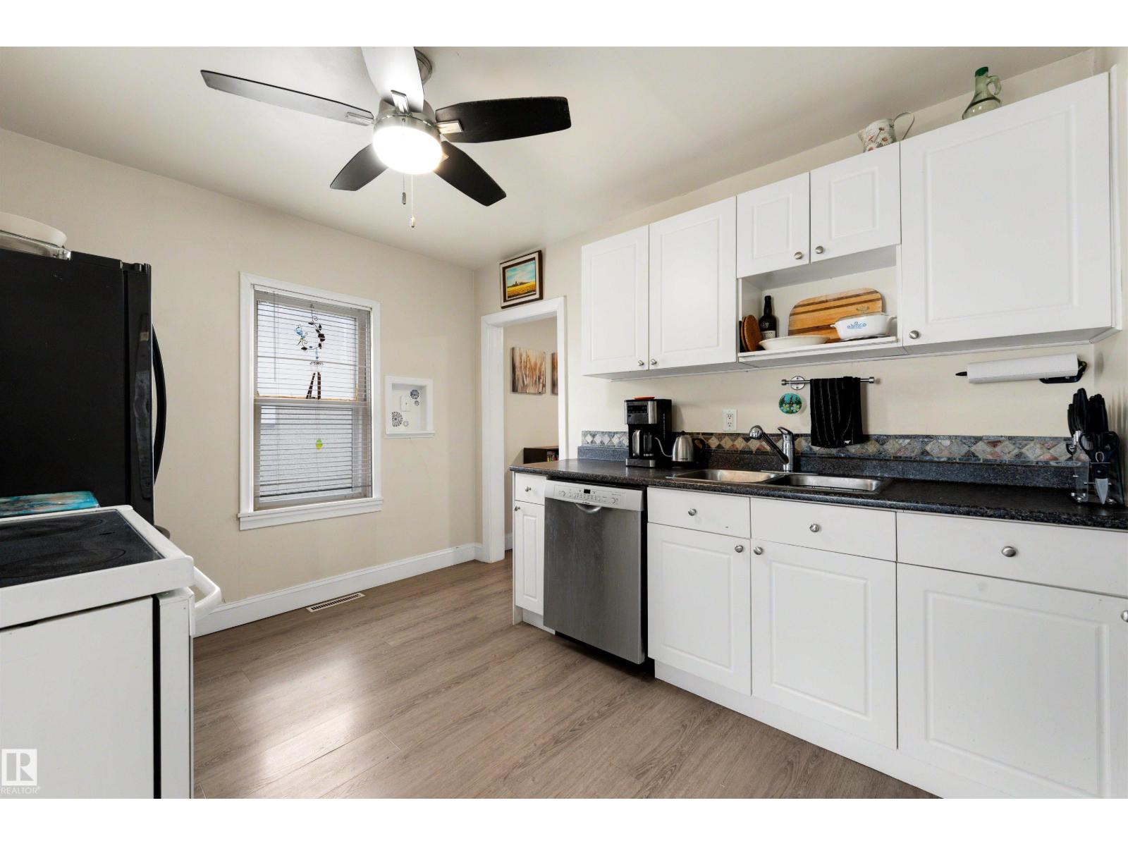 11417 91 ST NW - 10