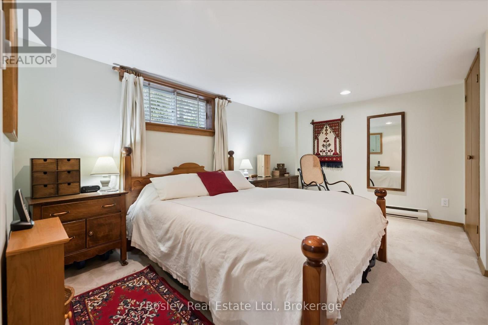 70 MCNAB STREET E - 28
