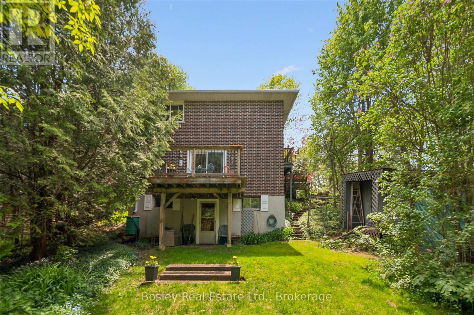 70 MCNAB STREET E - 33