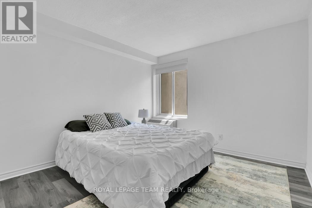 #1004 141 SOMERSET STREET W - 17