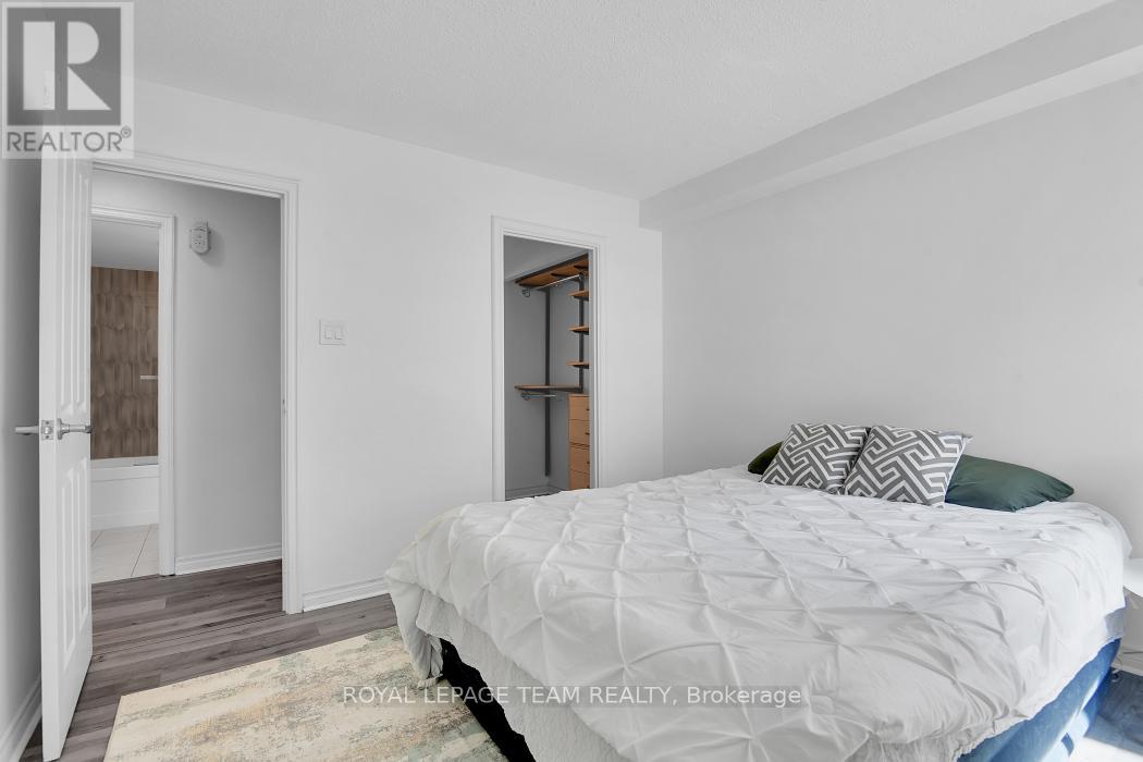 #1004 141 SOMERSET STREET W - 18