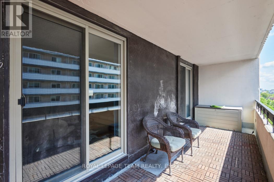#1004 141 SOMERSET STREET W - 27