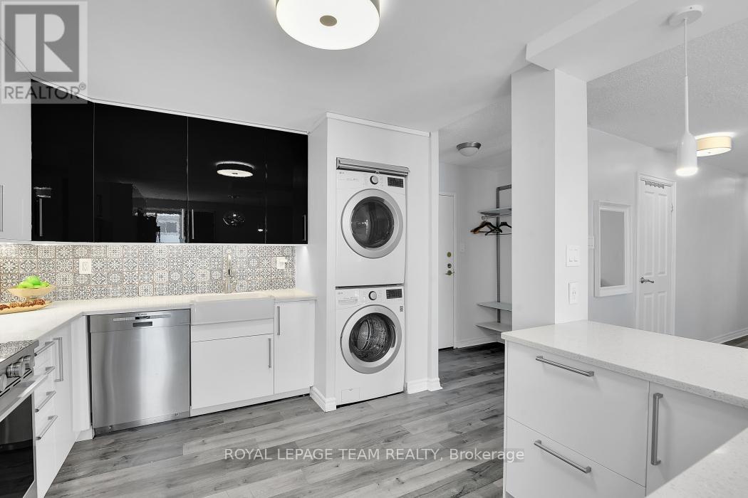 #1004 141 SOMERSET STREET W - 8
