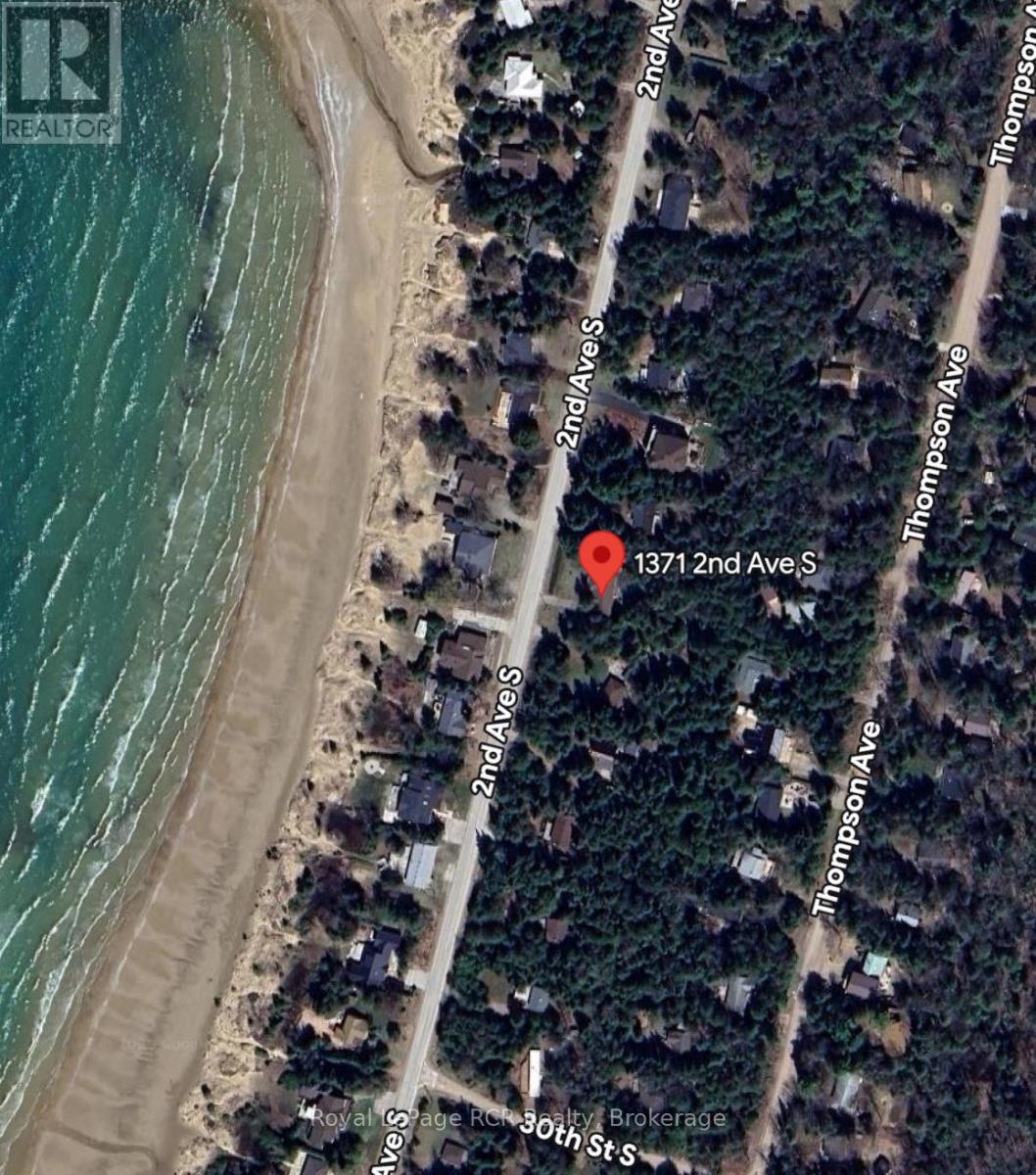 1371 2ND AVENUE - 29