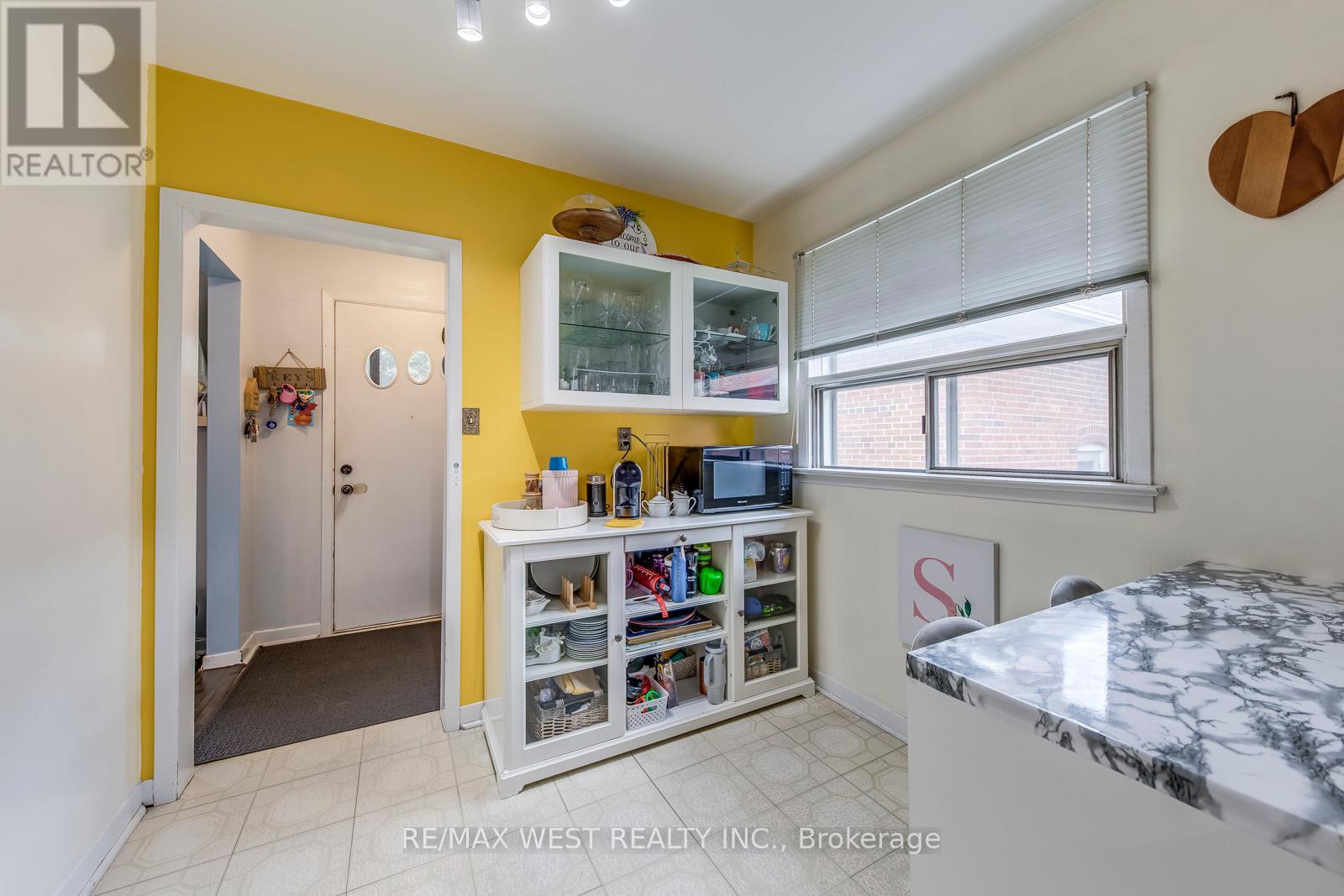 65 NORTH PARK DRIVE - 19