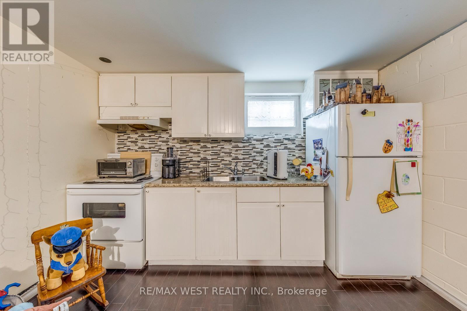 65 NORTH PARK DRIVE - 37