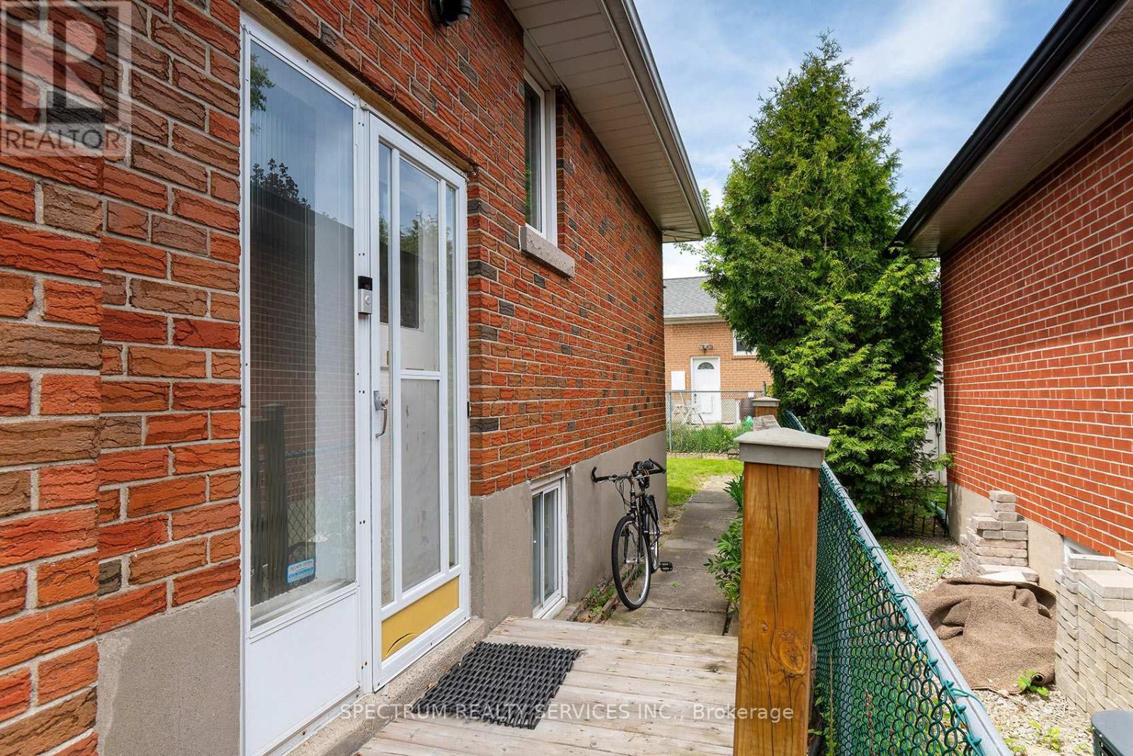 22 BARKSDALE AVENUE - 29