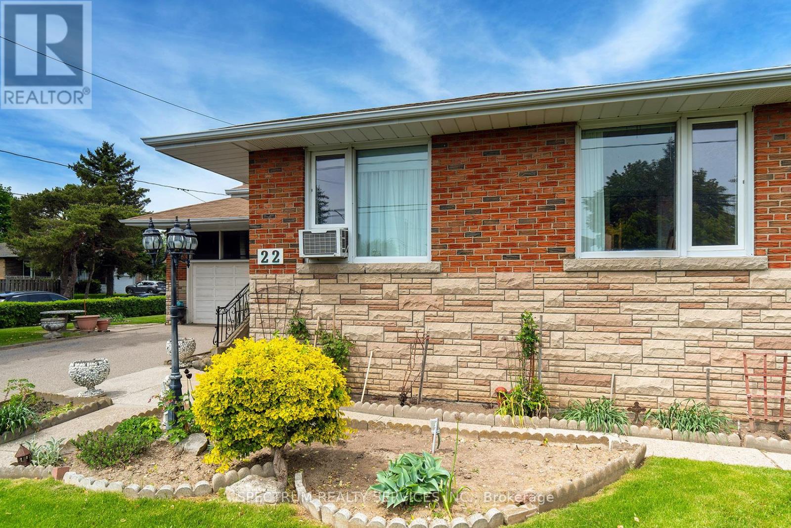 22 BARKSDALE AVENUE - 3